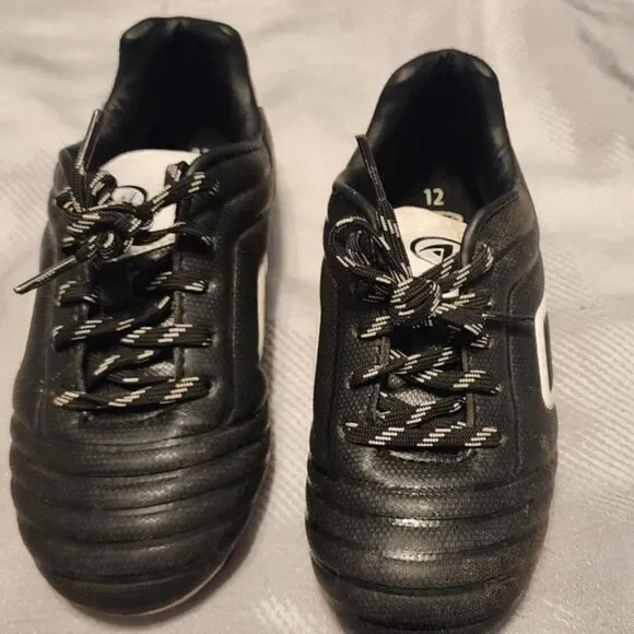 Boys Soccer Cleats Like New Size 12 Clean Sturdy Athleta - Picture 2 of 7
